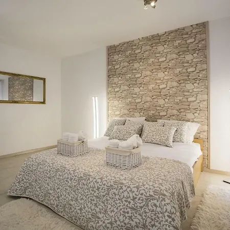 Boutique Luxury Split