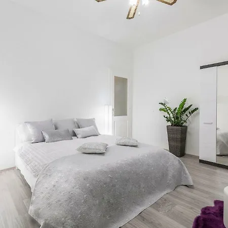 Boutique Luxury * Split